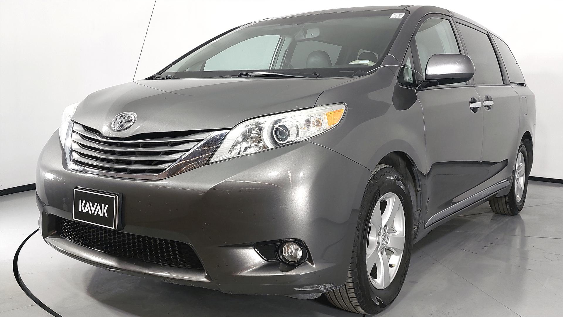 Autos Toyota Sienna 3 5 XLE PIEL AT Minivan 2011 usados KAVAK México