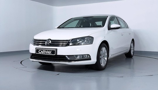 Volkswagen Passat 1.6 TDI BMT COMFORTLINE 2013