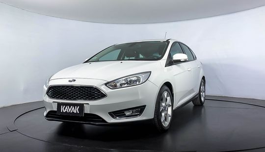 Ford Focus SE PLUS 2016