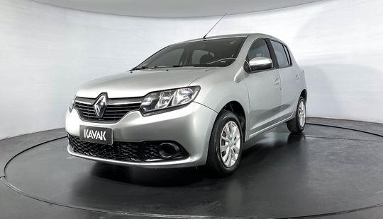 Renault sandero 2016 года