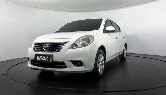 Nissan Versa SL 2013
