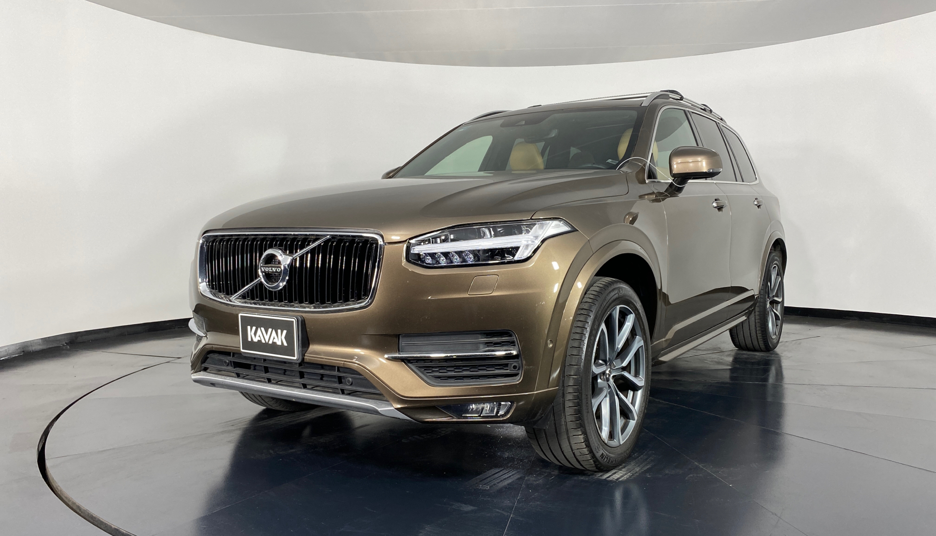 Volvo xc90 2017 года