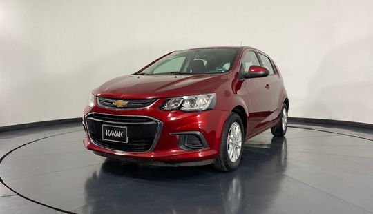 Chevrolet Sonic HB. LT (Cambio de línea) 2017