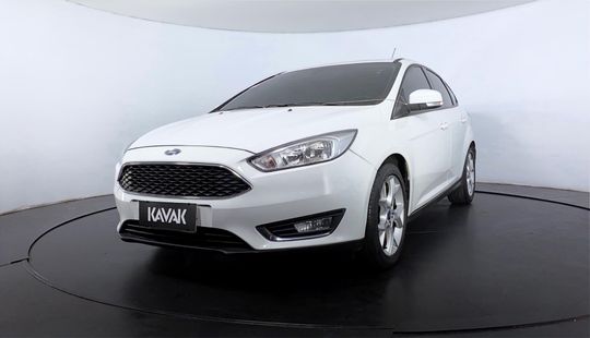 Ford Focus SE PLUS 2016