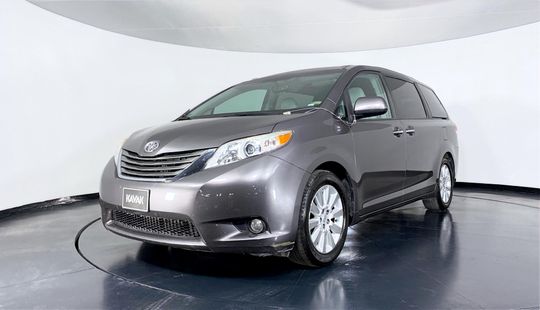 Toyota Sienna XLE 2013