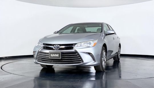 Toyota Camry XLE 2016