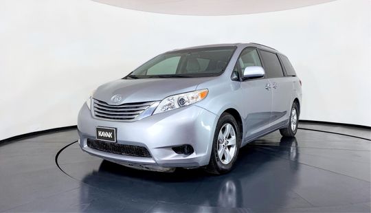Toyota Sienna LE 2016