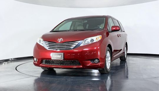 Toyota Sienna XLE 2015