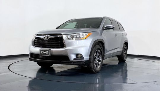 Toyota Highlander XLE 2016