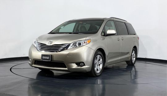 Toyota Sienna XLE 2016
