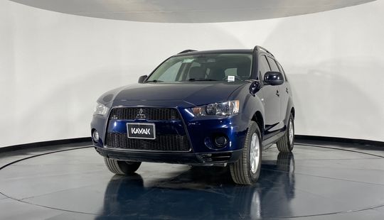 Mitsubishi Outlander LS 2013