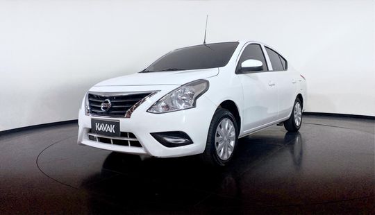 Nissan Versa FLEX MANUAL 2020