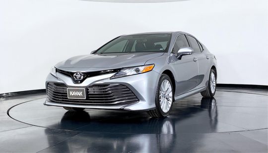 Toyota Camry XLE 2019