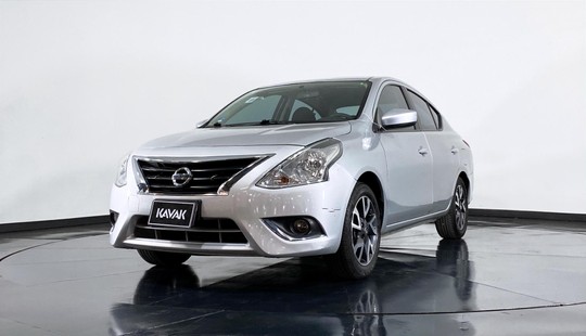 Nissan Versa Advance 2019