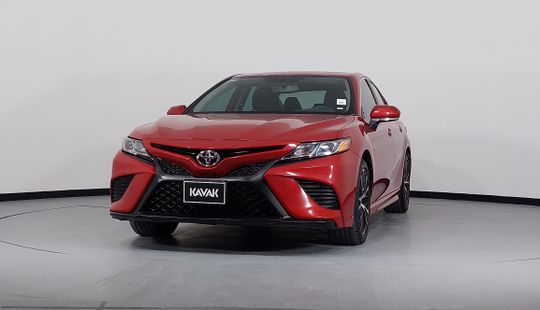 Toyota Camry SE 2020