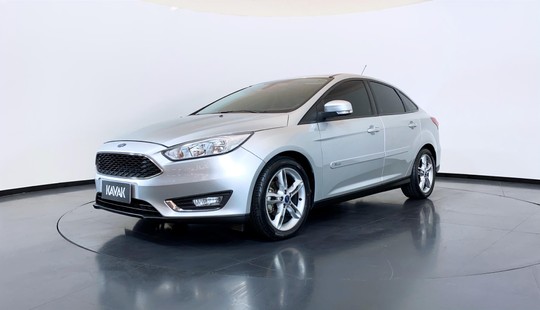 Ford Focus SE FASTBACK 2016