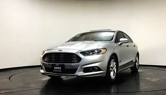 Ford Fusion SE 2016