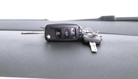 Volkswagen Up 1.0 High Up! 75cv 3 p 2015