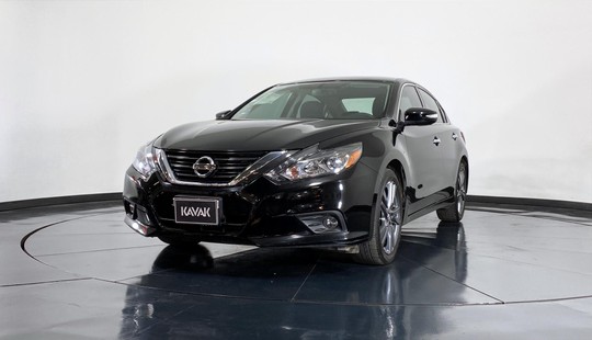 Nissan Altima Exclusive Sedan 2018