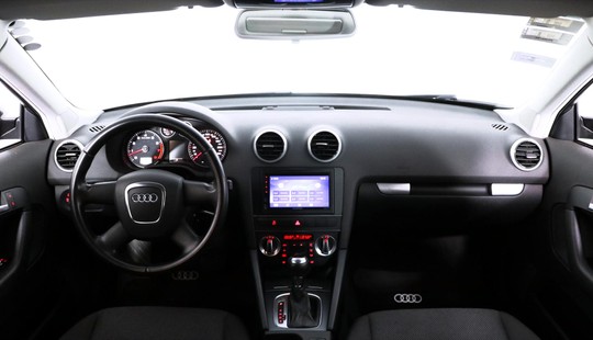 Audi A3 1.4 Tfsi Stronic Sportback L/13 2013