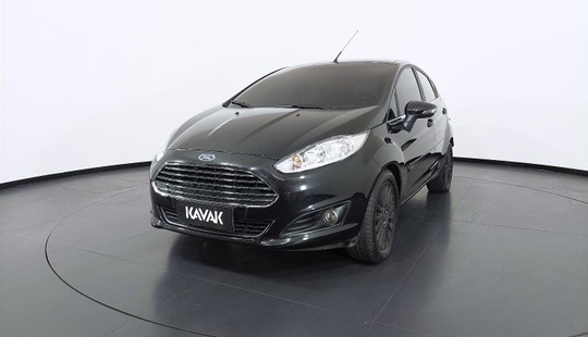 Ford Fiesta TITANIUM HATCH 2015