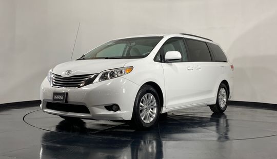 Toyota Sienna XLE 2011