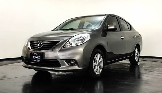 Nissan Versa Advance 2013