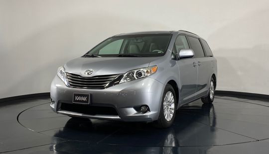 Toyota Sienna XLE 2014