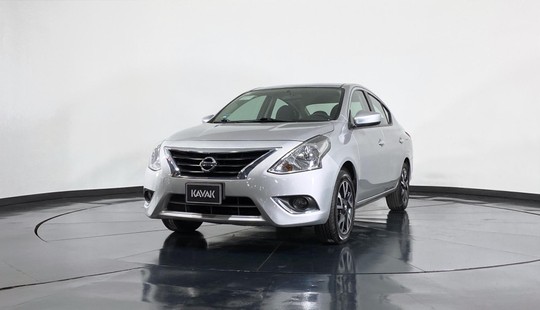 Nissan Versa Advance 2019