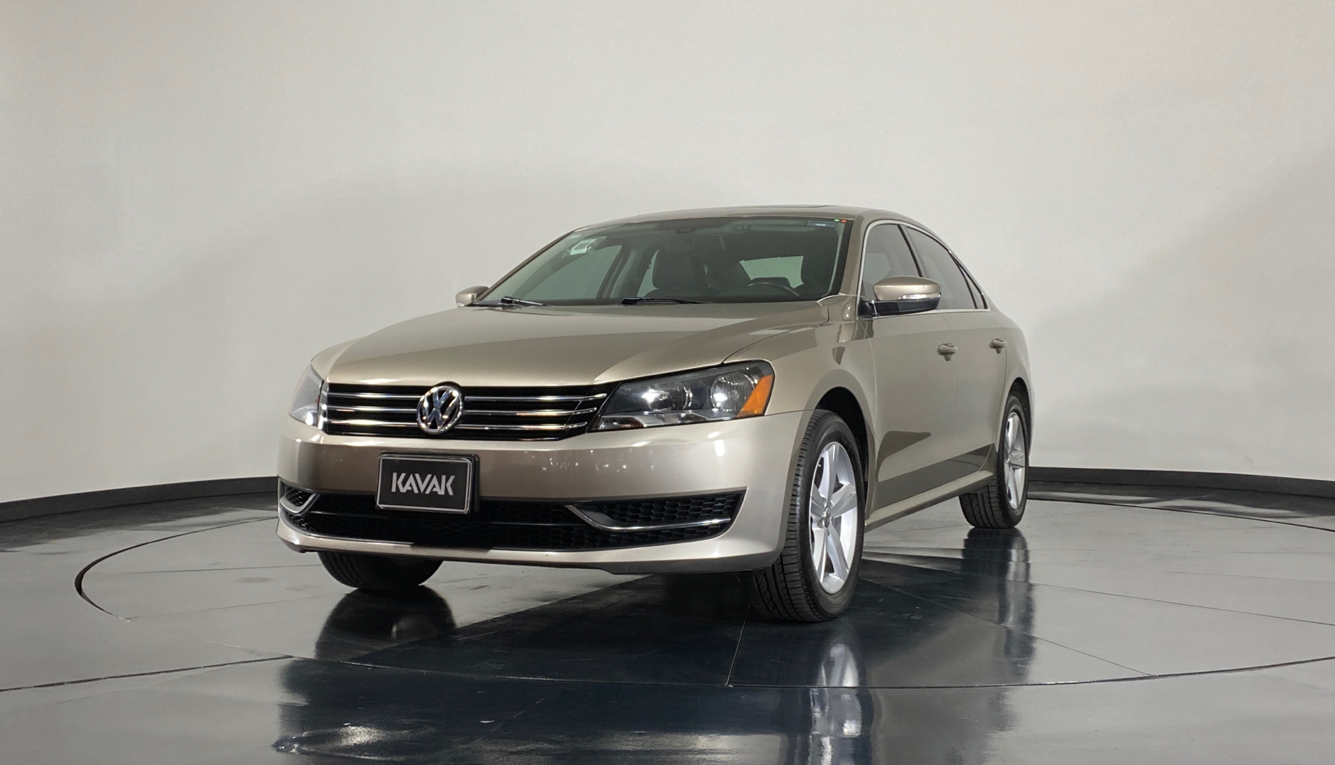 Volkswagen Passat 2015 141349 85000 KM Precio 213999
