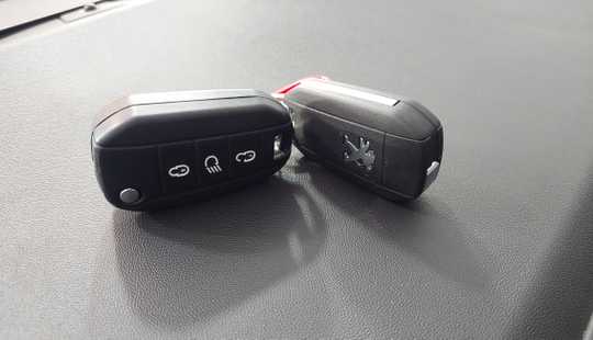 Peugeot 208 1.6 Feline Pack Cuir 2016