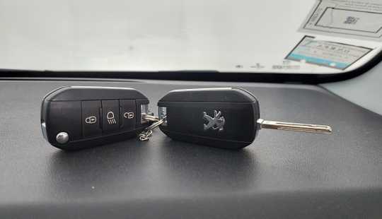 Peugeot 208 1.6 Feline Pack Cuir 2013