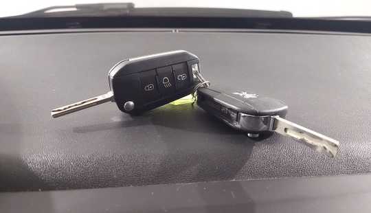 Peugeot 208 1.6 Feline 2017