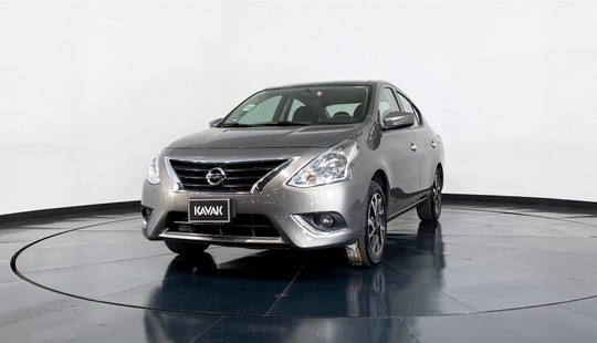 Nissan Versa Advance 2019