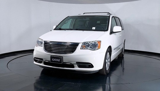Chrysler Town & Country Touring-2013