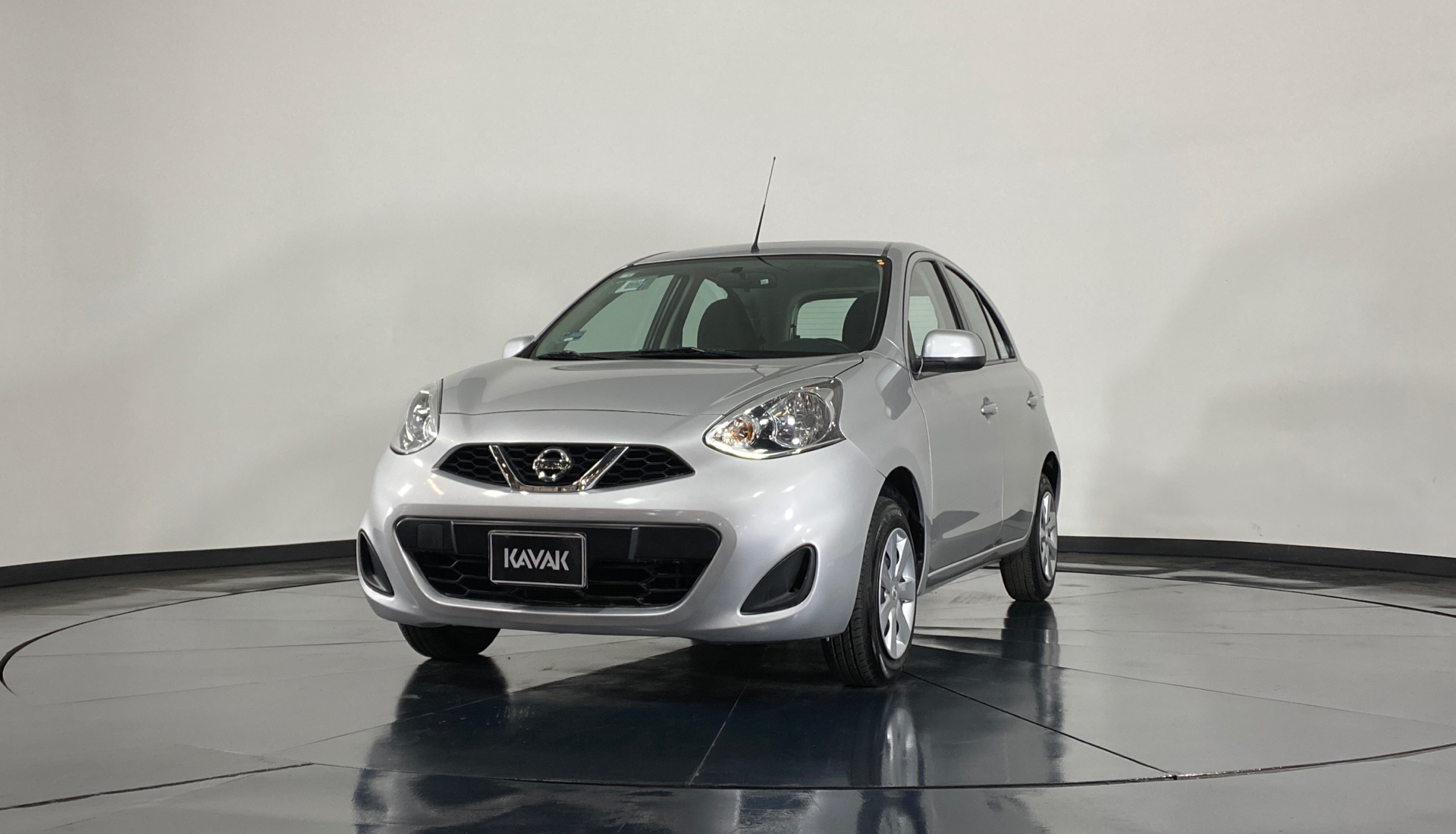 Nissan March 2019 149672 47200 KM Precio 214999