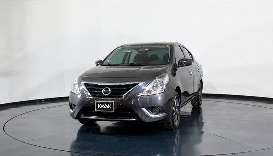 Nissan Versa Advance 2019