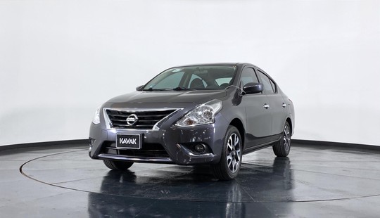 Nissan Versa Advance 2019