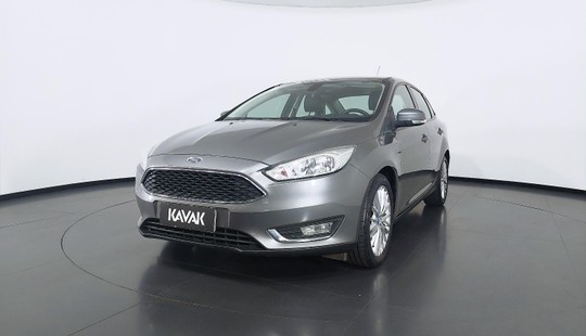 Ford Focus SE FASTBACK 2016