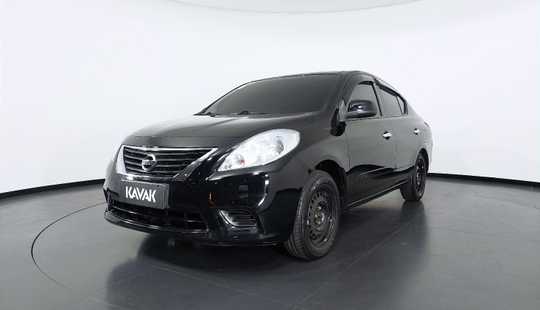 Nissan Versa SV 2014
