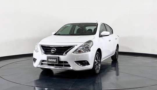 Nissan Versa Advance 2019