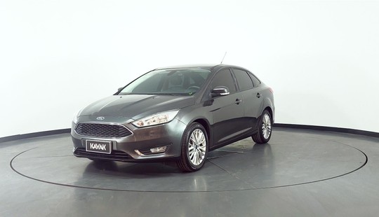 Ford Focus III 2.0 Sedan Se Plus Mt 2017