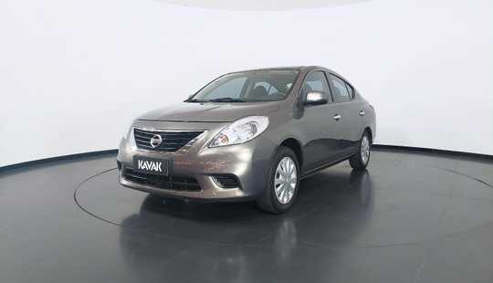 Nissan Versa SV 2014