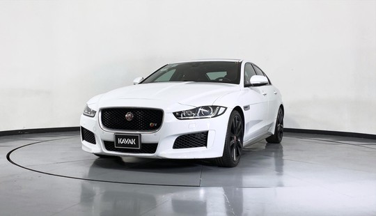 Jaguar XE S 2016
