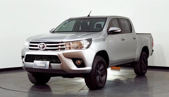 Toyota Hilux 2.8 Cd Srv 177cv 4x4 2017