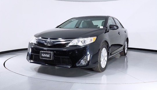 Toyota Camry XLE-2012