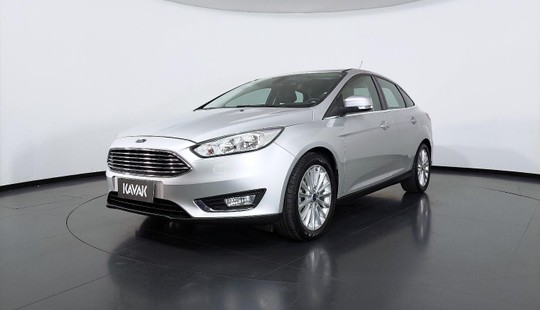 Ford Focus TITANIUM FASTBACK 2016