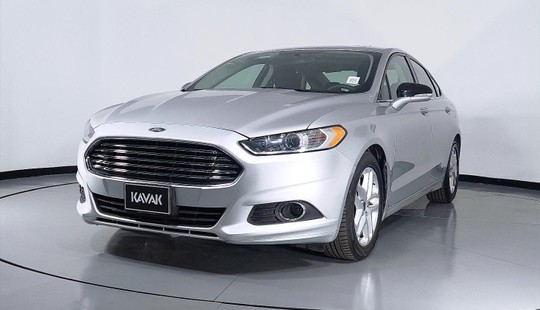 Ford Fusion SE 2015