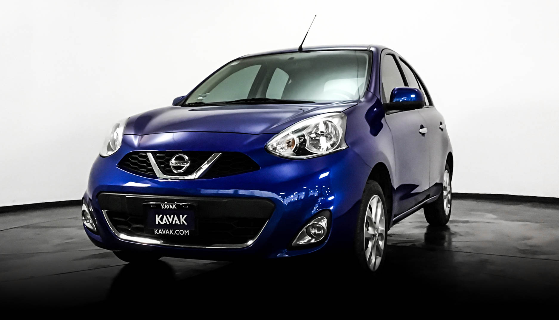 Nissan march купе