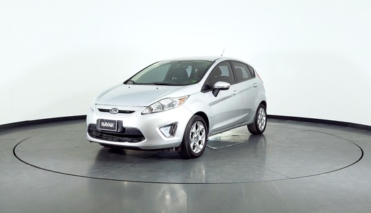 Ford Fiesta Kinetic Design 1.6 Design 120cv Titanium 2013